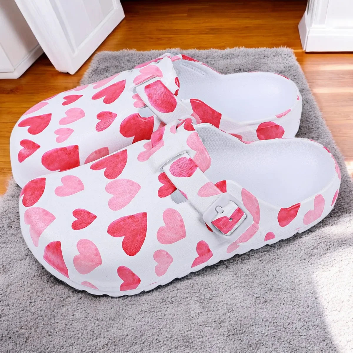 Women's Fashion Heart Print Outdoor Garden Shoes Casual EVA Sandals Comfortable Clogs for Garden Walking